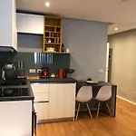 Earth, Comfy Near Center W Garden 1gbwifi * טיראנה