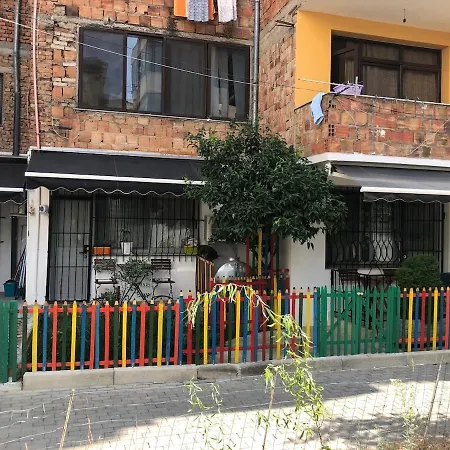 Earth, Comfy Near Center W Garden 1gbwifi דירה