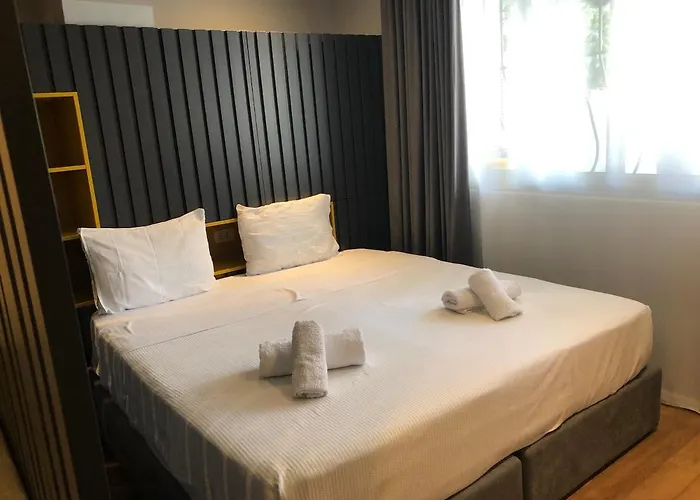 Appartamento Earth, Comfy Near Center W Garden 1gbwifi Tirana